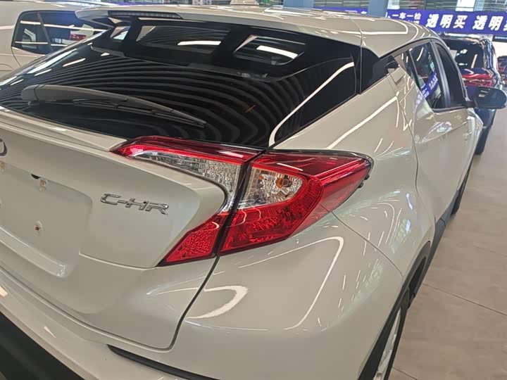 Toyota C-HR 2022 2022款 2.0L 领先版