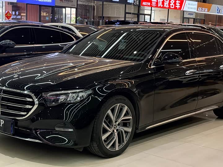 Zdjęcie 1 - Mercedes-Benz E-Class