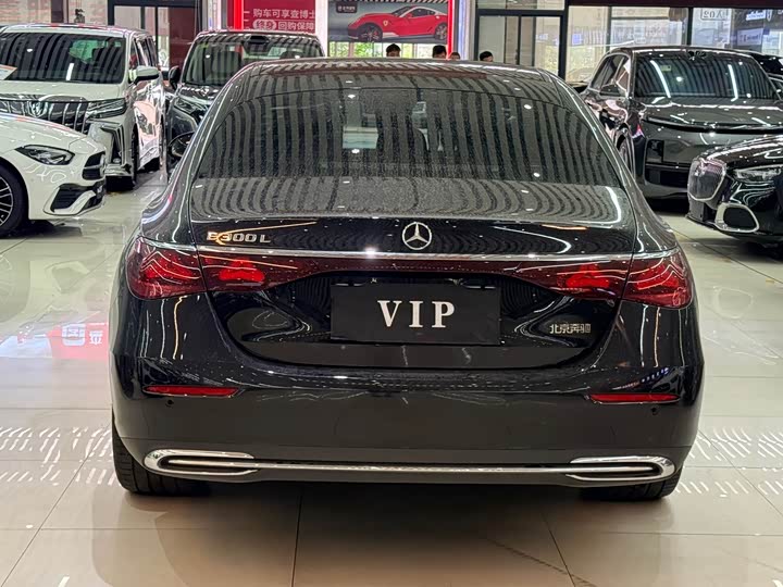 Zdjęcie 4 - Mercedes-Benz E-Class