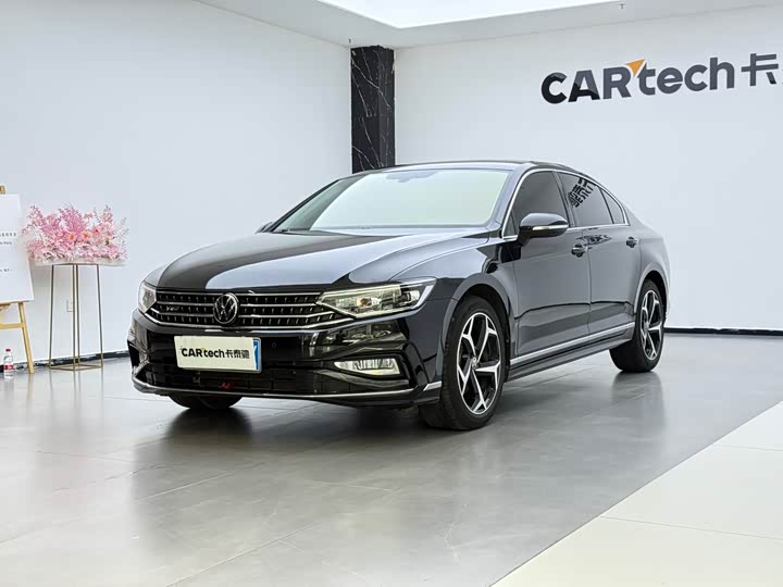 Фото 1 - Volkswagen Magotan