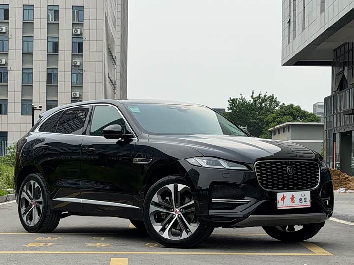 Фото 2 - Jaguar F-Pace