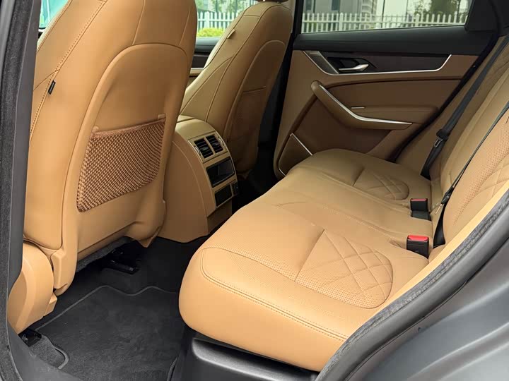 Фото 9 - Jaguar F-Pace