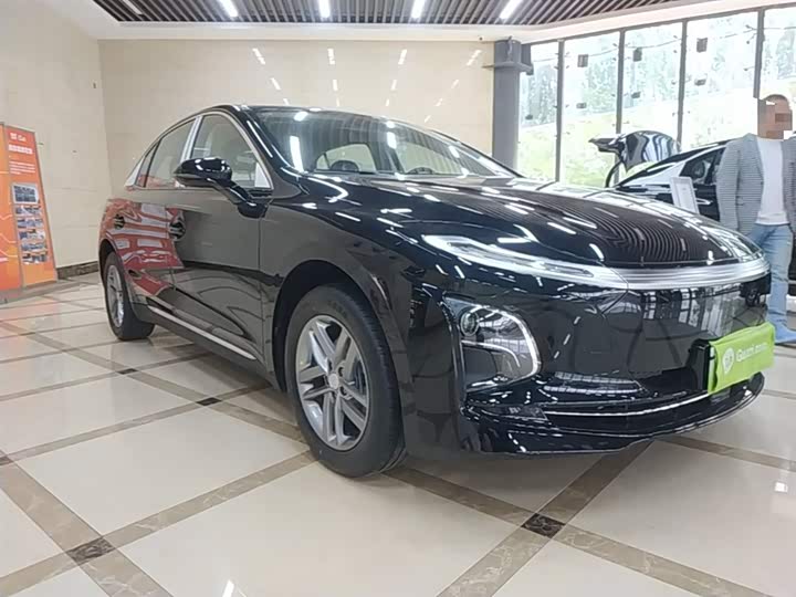 2025 Hongqi E-QM5