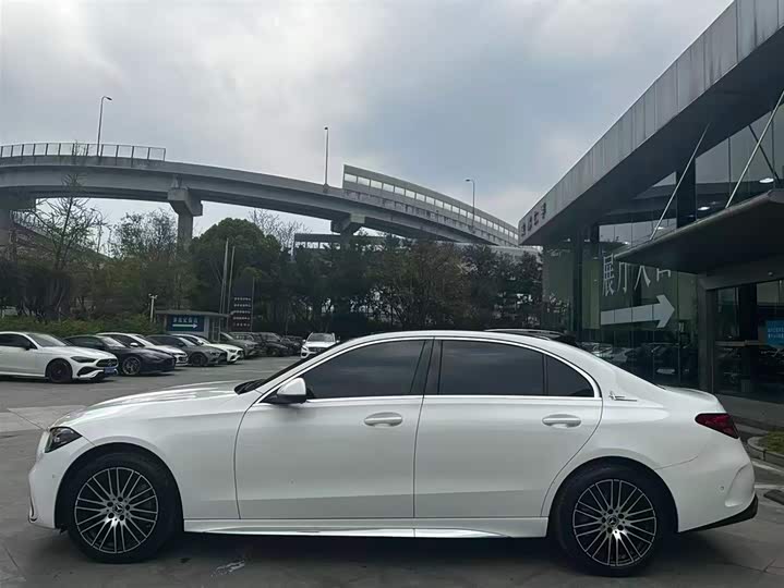 صورة 6 - Mercedes-Benz C-Class
