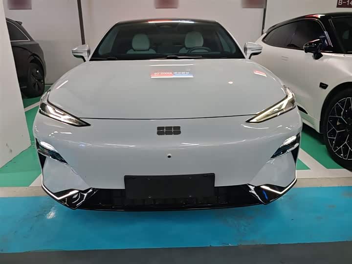 Geely Galaxy E8 2024 2024款 665km 后驱星舰 远航版