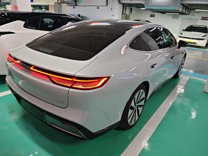 Geely Galaxy E8 2024 2024款 665km 后驱星舰 远航版