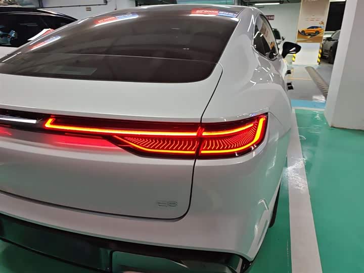Geely Galaxy E8 2024 2024款 665km 后驱星舰 远航版
