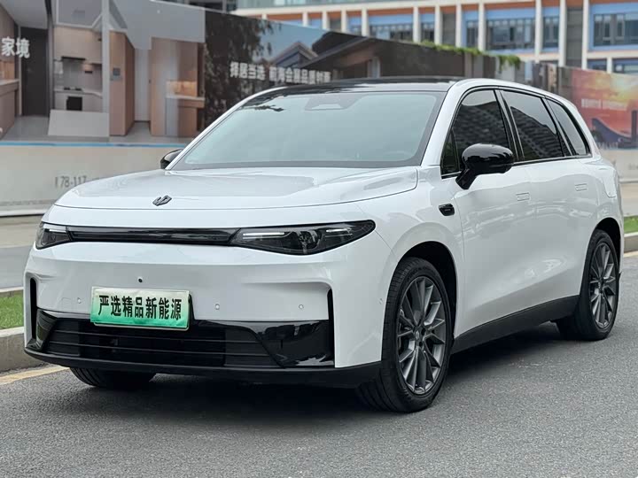 Zdjęcie 1 - Leapmotor C10