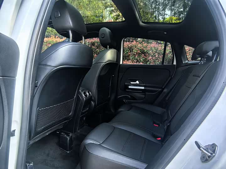Фото 5 - Mercedes-Benz GLA-Class