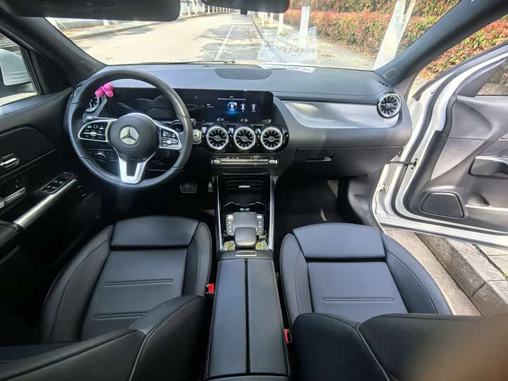 Фото 6 - Mercedes-Benz GLA-Class