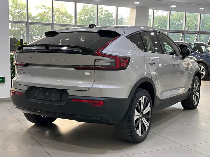 2023 Volvo C40