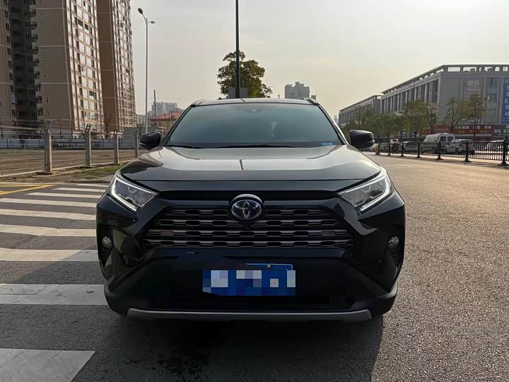 Photo 2 - Toyota RAV4