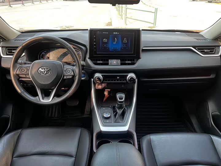 Photo 8 - Toyota RAV4