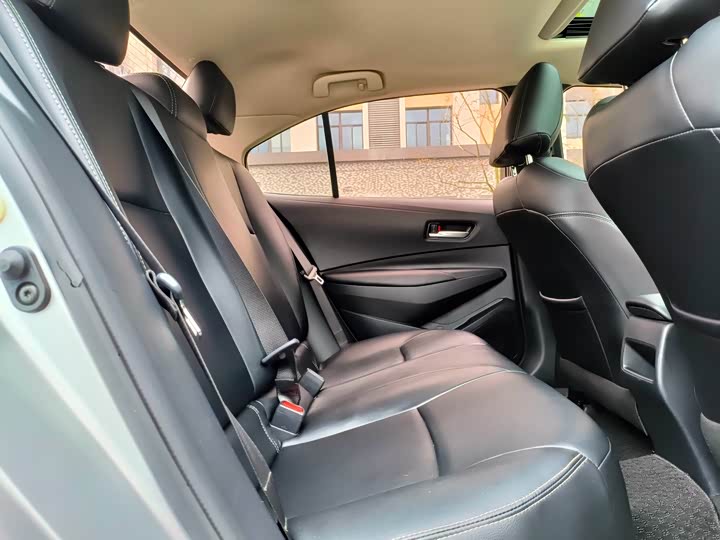 Фото 9 - Toyota Corolla