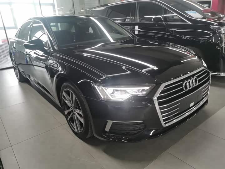 Фото 4 - Audi A6L