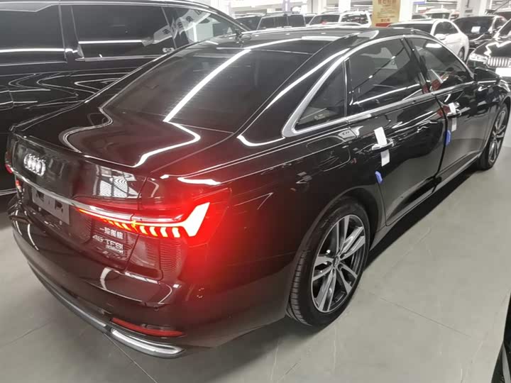 Фото 7 - Audi A6L