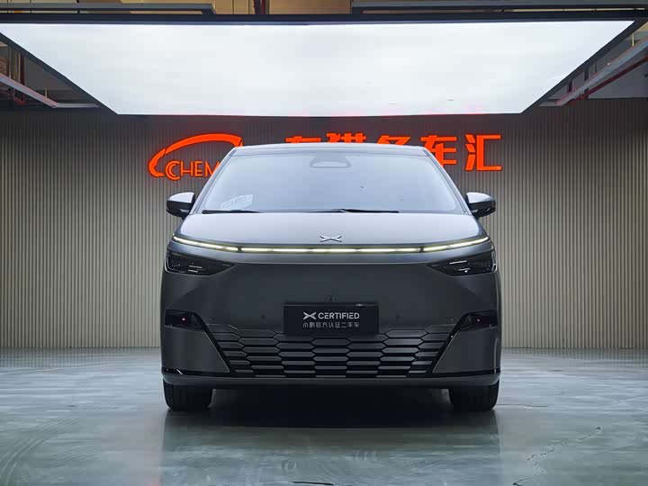 Фото 2 - XPeng X9