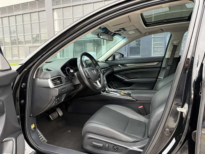 Photo 4 - Honda Accord