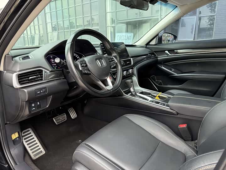 Photo 7 - Honda Accord
