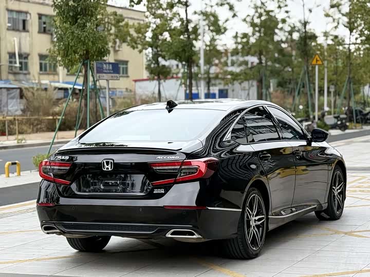 Photo 8 - Honda Accord