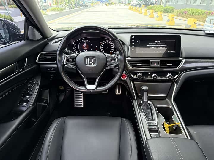 Photo 9 - Honda Accord