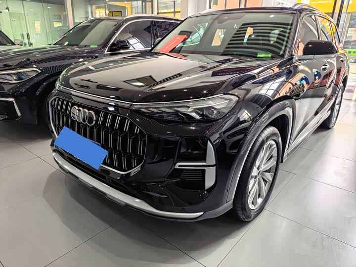 Audi Q6 2024 2024款 45 TFSI quattro 齐云型 羽林套装 7座