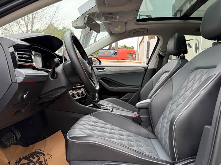 Фото 9 - Volkswagen Sagitar L