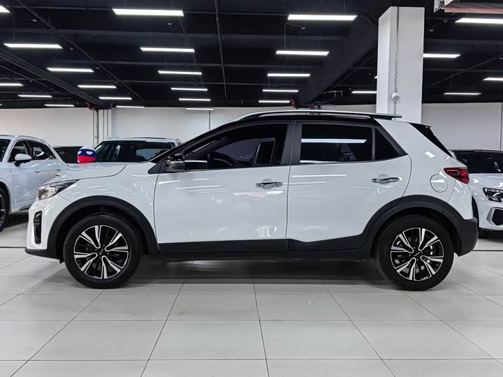 Kia KX1 2021 2021款 1.4L CVT趣享天窗款