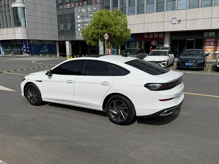 Volkswagen Lamando L 2024 2024款 凌渡L 280TSI DSG炫辣版