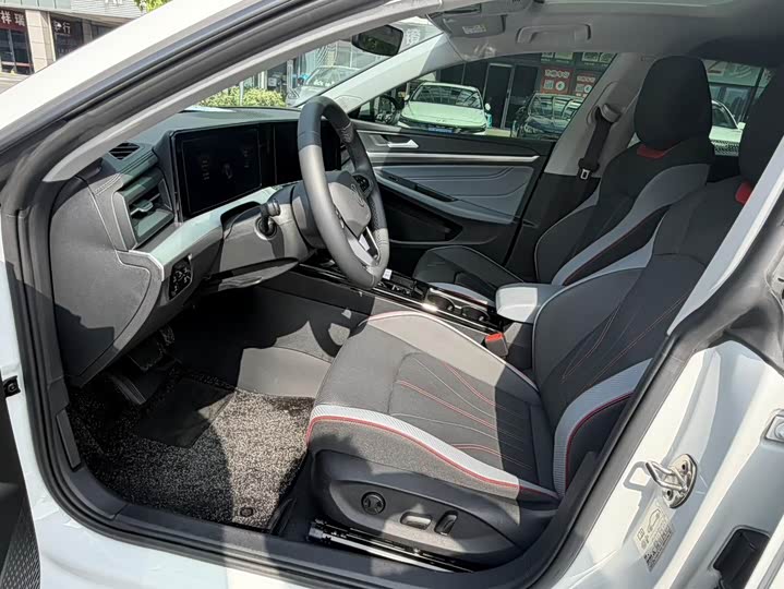 Volkswagen Lamando L 2024 2024款 凌渡L 280TSI DSG炫辣版