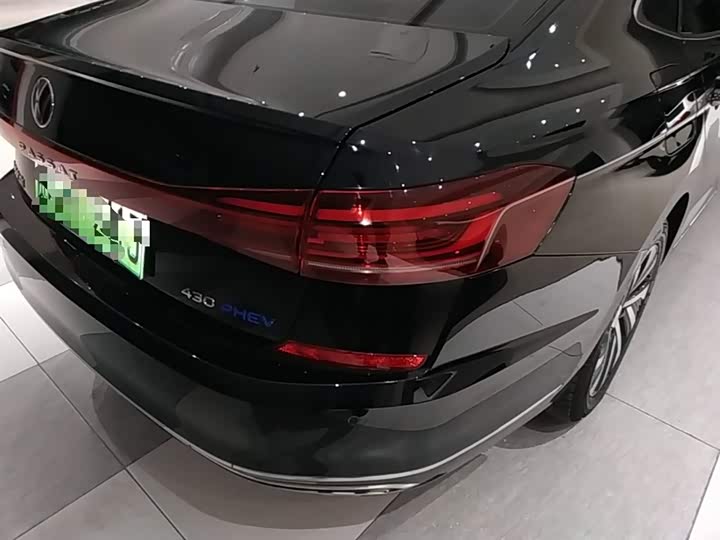 Фото 8 - Volkswagen Passat Hybrid