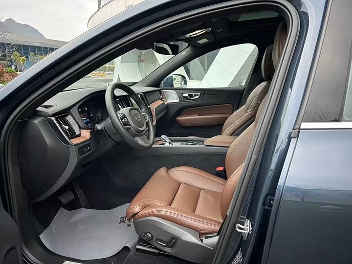 Фото 4 - Volvo XC60 Hybrid