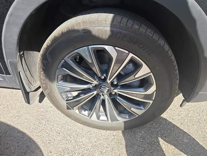 Buick Envision Plus 2025 2025款 昂科威Plus 28T 两驱白金版