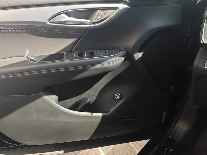 Buick Envision Plus 2025 2025款 昂科威Plus 28T 两驱白金版
