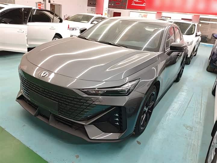 Zdjęcie 2 - Changan UNI-V Hybrid