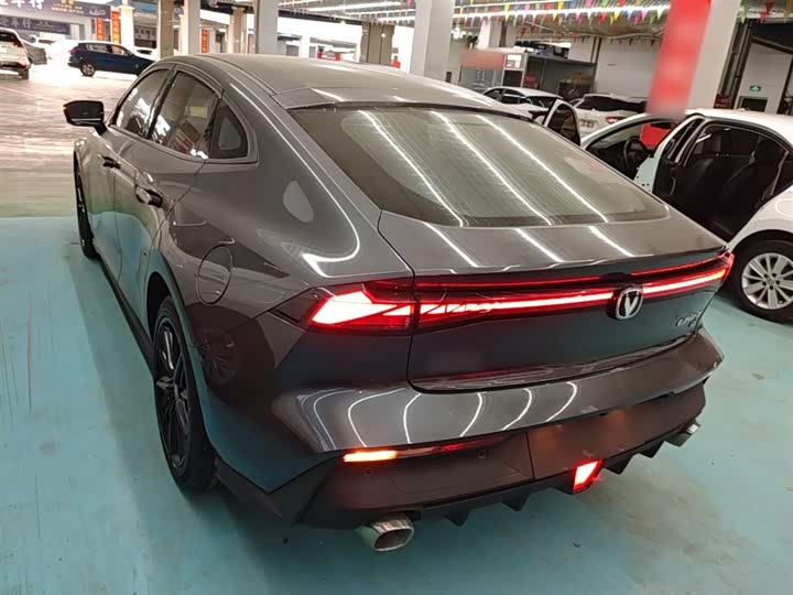 Zdjęcie 5 - Changan UNI-V Hybrid