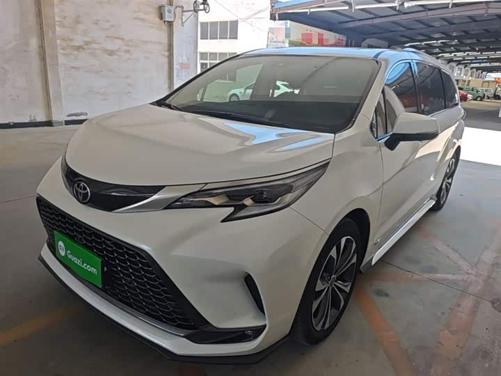 Фото 2 - Toyota Granvia