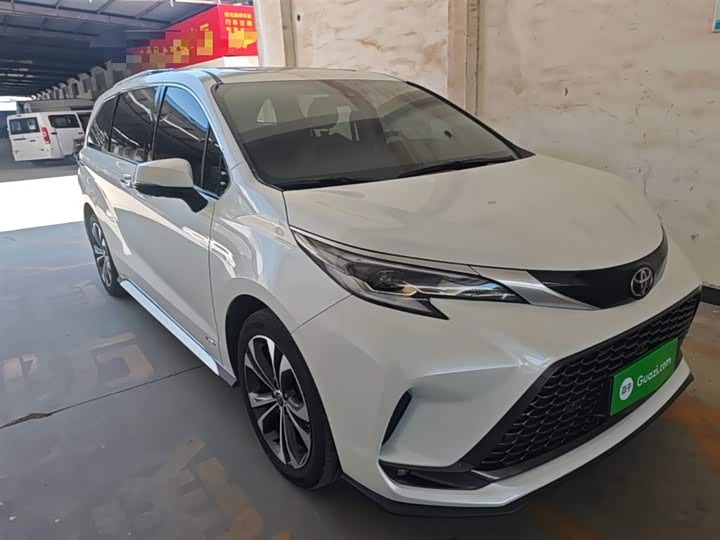 Фото 4 - Toyota Granvia