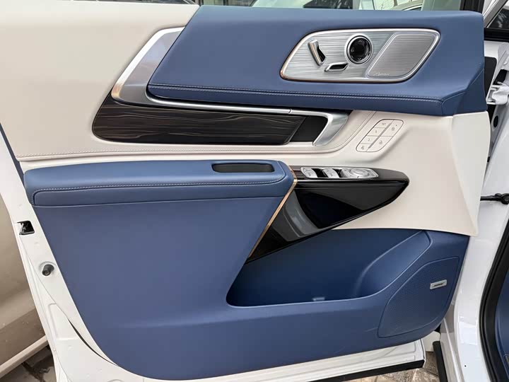 Buick GL8 Century 2025 2025款 2.0T 七座蕴世版