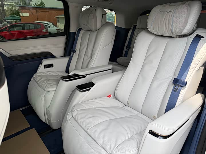 Buick GL8 Century 2025 2025款 2.0T 七座蕴世版