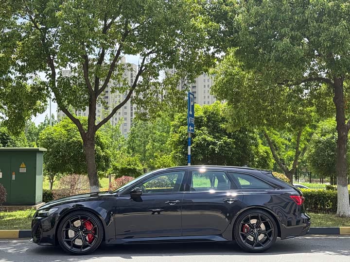 2025 Audi RS 6