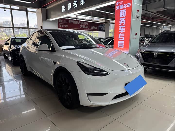 Фото 3 - Tesla Model Y