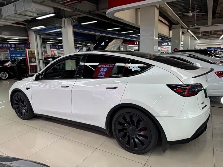 Фото 4 - Tesla Model Y