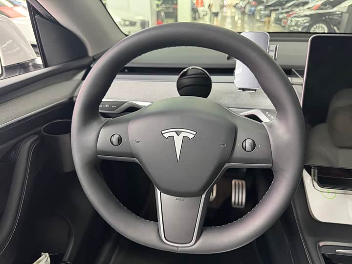 Фото 8 - Tesla Model Y