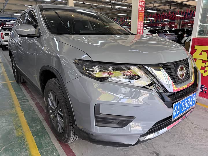 Nissan X-Trail 2025 2025款 荣誉 2.0L 两驱领先版