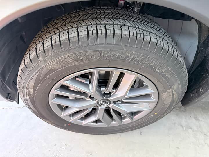 Nissan X-Trail 2025 2025款 荣誉 2.0L 两驱领先版