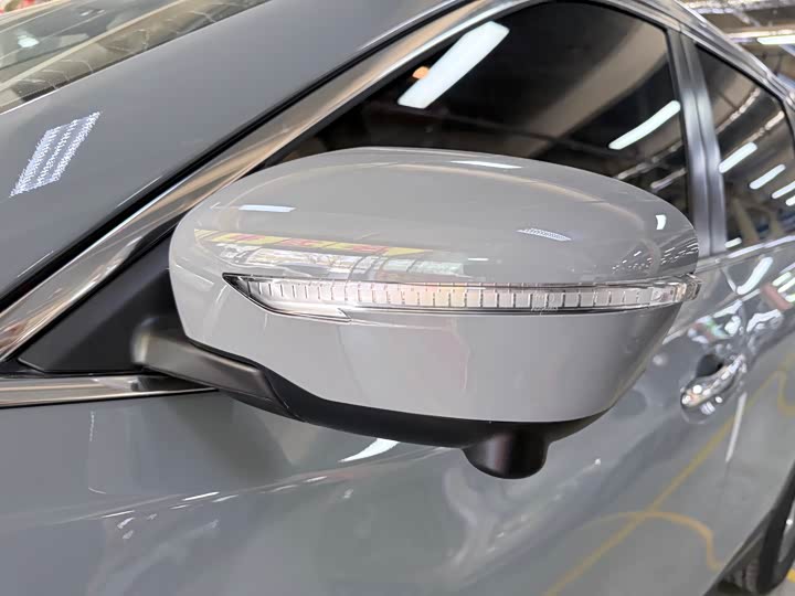 Nissan X-Trail 2025 2025款 荣誉 2.0L 两驱领先版