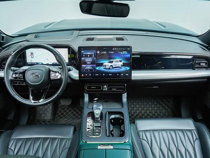 GAC Trumpchi GS8 2022 2022款 双擎系列 2.0TM 两驱尊贵版 （七座）