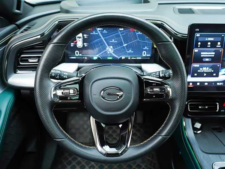 GAC Trumpchi GS8 2022 2022款 双擎系列 2.0TM 两驱尊贵版 （七座）
