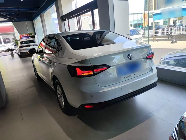 Фото 5 - Volkswagen Lavida